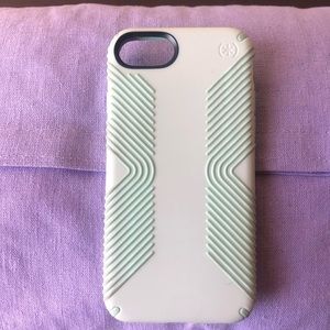 Speck Presidio GRIP Case for iPhone 7 in Grey